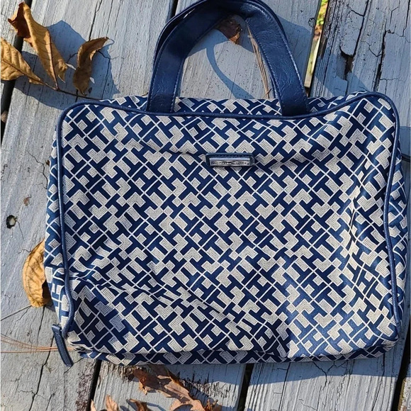 Tommy Hilfiger cosmetic make up travel case - Picture 1 of 4